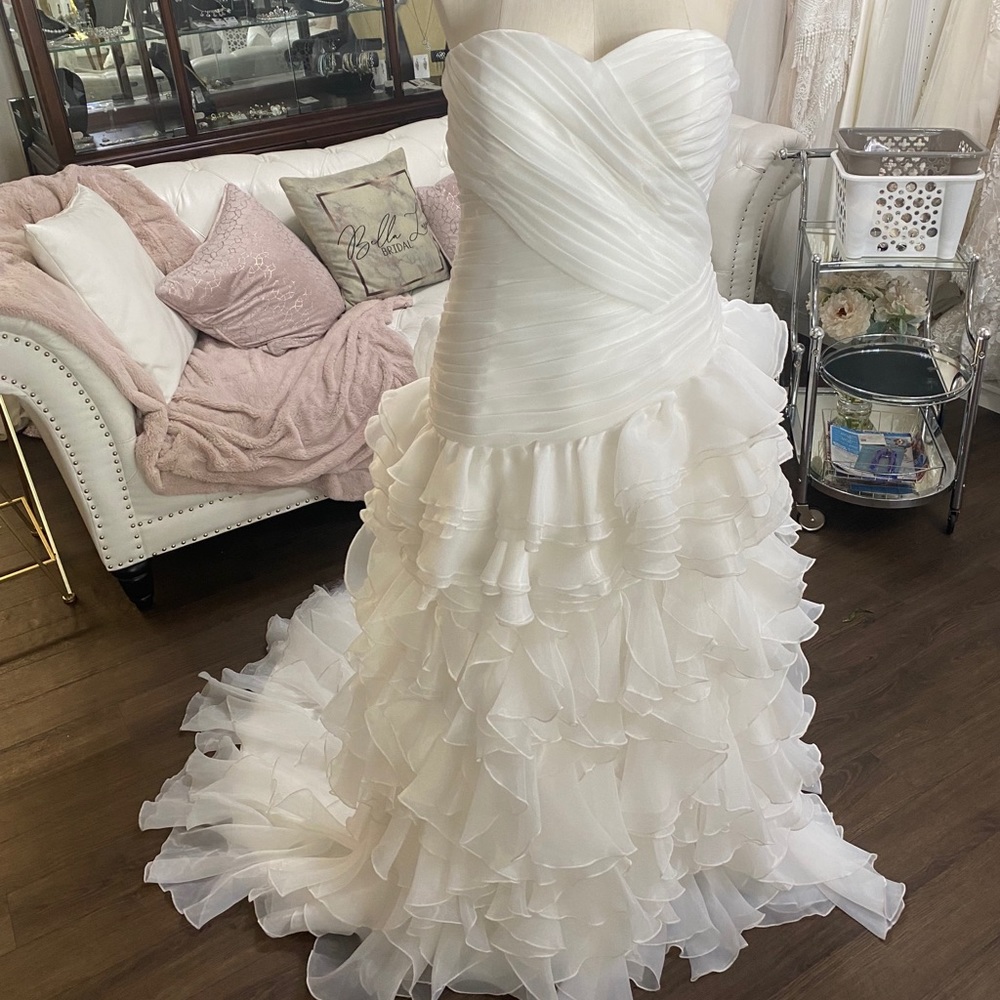 Mermaid Lace up wedding gown ruffle skirt ivory